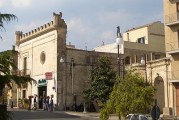 Castello di Monte: bella scoperta nel cortile.